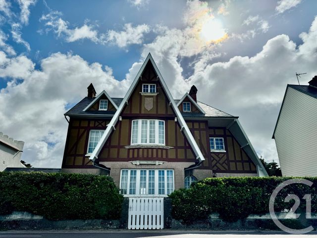 Afficher la photo en grand Maison à vendre - 10 pièces - 239,40 m2 - Agon Coutainville - 50 - BASSE-NORMANDIE