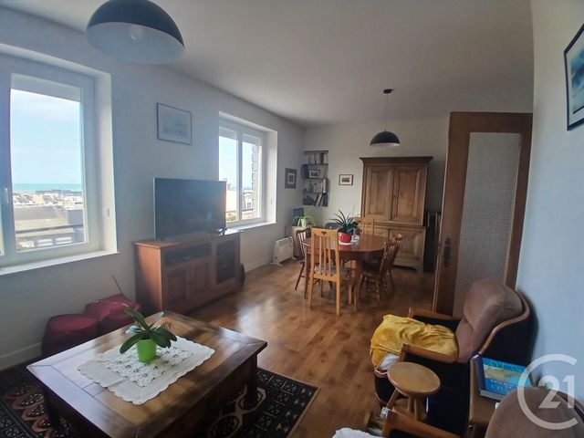 Afficher la photo en grand Appartement F5 à vendre - 6 pièces - 106 m2 - Granville - 50 - BASSE-NORMANDIE
