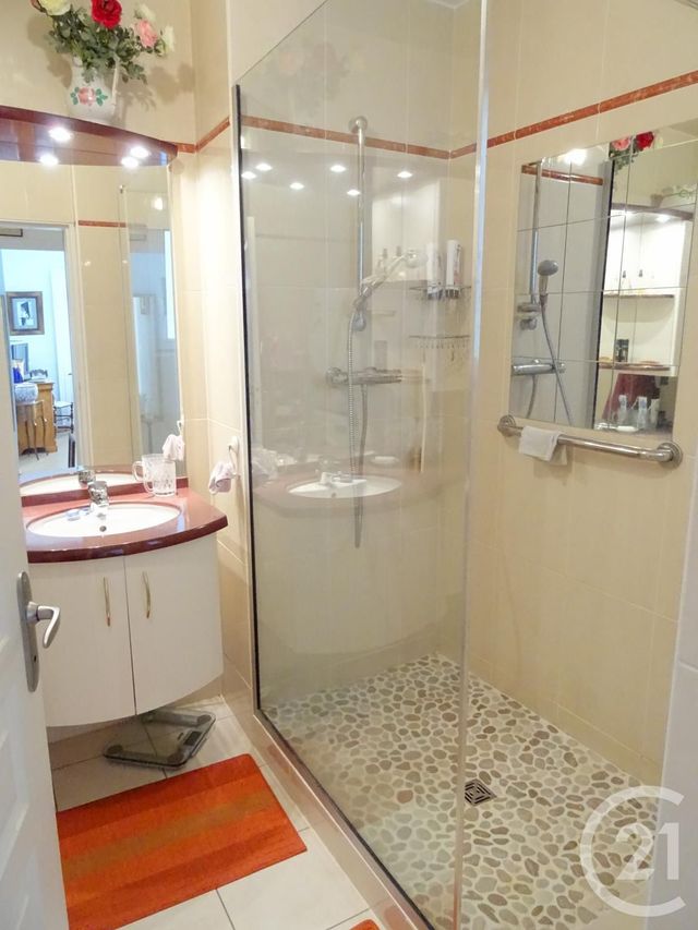 Appartement F5 à vendre - 4 pièces - 98,01 m2 - Granville - 50 - BASSE-NORMANDIE