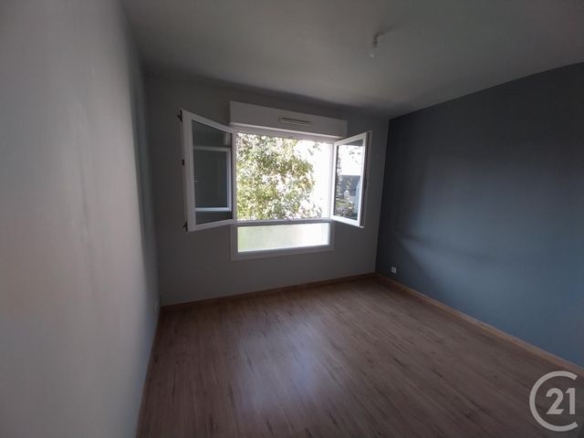 Afficher la photo en grand Appartement F4 à vendre - 4 pièces - 83,60 m2 - Granville - 50 - BASSE-NORMANDIE