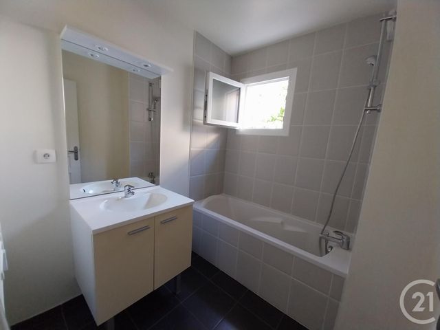 Afficher la photo en grand Appartement F4 à vendre - 4 pièces - 83,60 m2 - Granville - 50 - BASSE-NORMANDIE