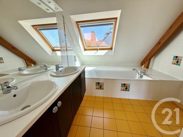 Maison à vendre - 7 pièces - 199 m2 - Jullouville - 50 - BASSE-NORMANDIE