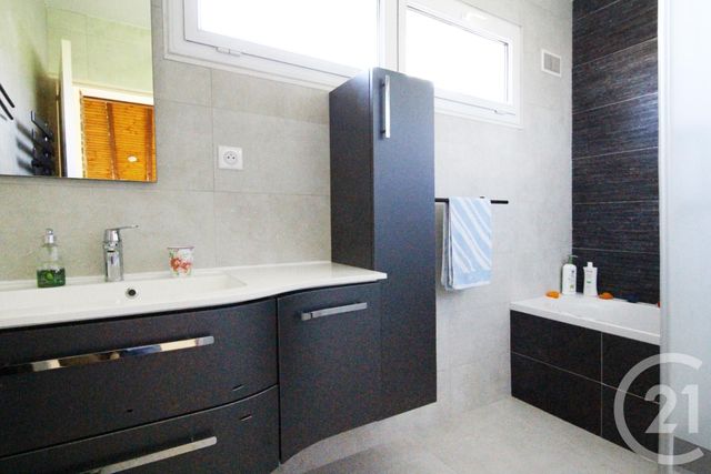 Maison à vendre - 6 pièces - 142 m2 - Jullouville - 50 - BASSE-NORMANDIE