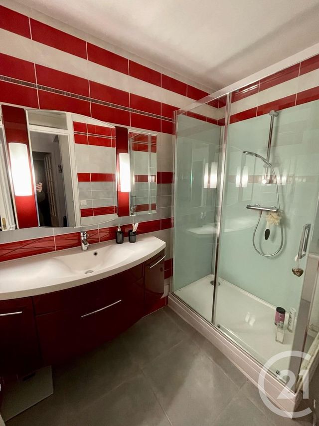 Afficher la photo en grand Appartement F3 à vendre - 3 pièces - 55,81 m2 - Granville - 50 - BASSE-NORMANDIE