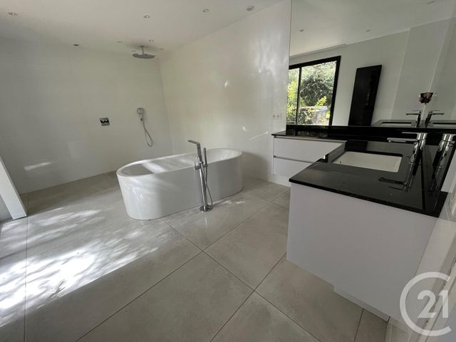 Maison à vendre - 5 pièces - 225 m2 - Genets - 50 - BASSE-NORMANDIE