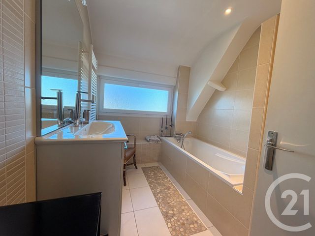 Maison &agrave; vendre - 8 pi&egrave;ces - 161 m2 - Jullouville - 50 - BASSE-NORMANDIE